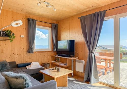 Μια τηλεόραση ή/και κέντρο ψυχαγωγίας στο 1A Chalet Eck - Wandern, Grillen, Panorama Sauna!