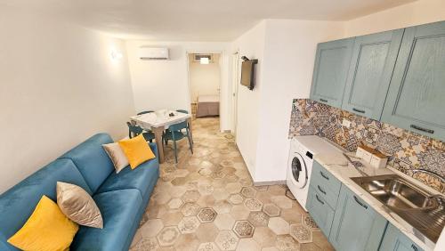 Кухня или мини-кухня в Jasmine House il tuo rifugio centro di Ustica
