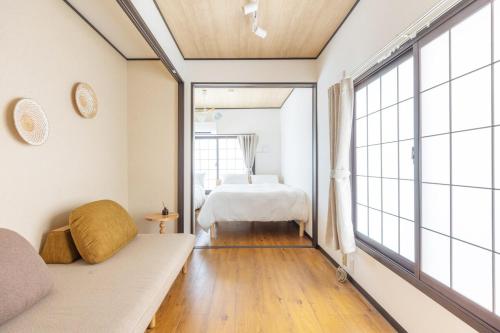 A unique cozy townhouse perfect for up to 5 guests