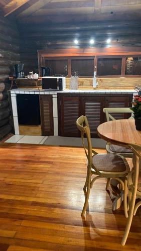 Dapur atau dapur kecil di Chalé Lenhador