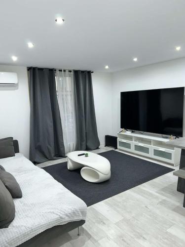 XXL comfort terrace king bed & garage