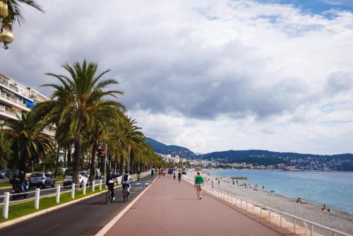 Plage et Salsa, Nice Promenade des anglais, parking Clim et wifi