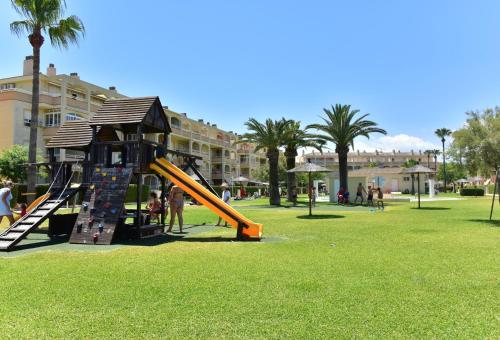 Primera linea Urbanizacion Bahia de denia planta baja