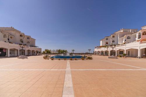 Apartamento con terraza soleada y piscina en Benalmádena cerca de la playa