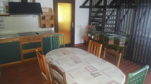 Lola's Summer Apartment - Baška upper floor