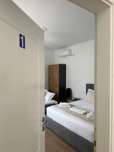 Lexhulo "Rest&Fly" Room's