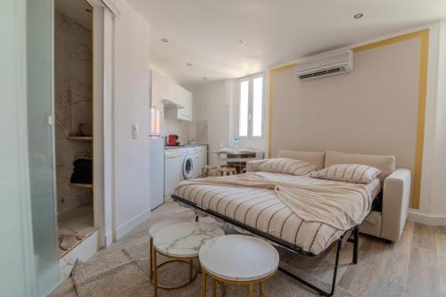 Renovated 1 bedroom - AC - City Center