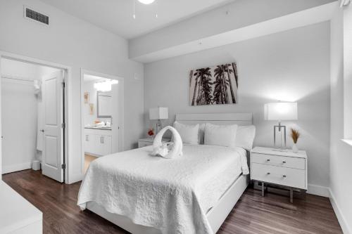Sunny 1BR Unit With Free Parking Prime Location photo 15