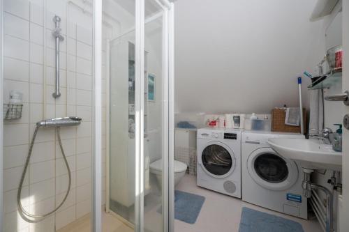 Ванная комната в Ilulissat Stay - Nanna's Vila - 3