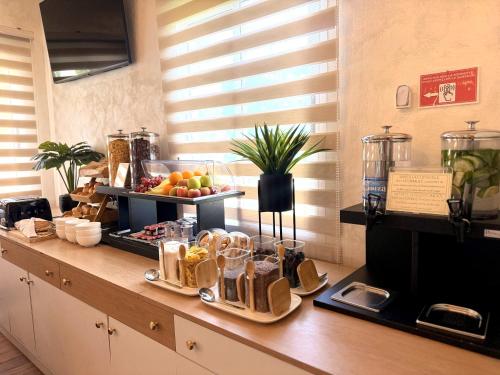 Makanan di atau berdekatan hotel
