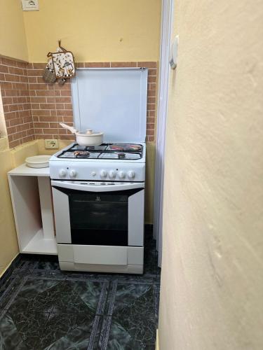 Η κουζίνα ή μικρή κουζίνα στο DEI Stay Apartament Tirana