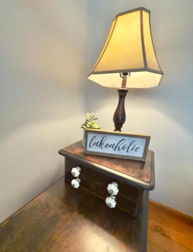Imagen de la galería de Fall Getaway with Private Wooded space on Ravine Lot, en Saint Joseph