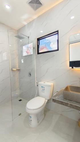 Ένα μπάνιο στο Villa Dalia Puncak NA6-06