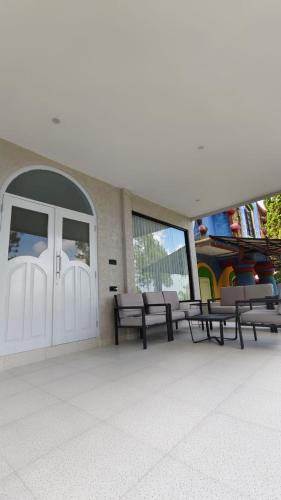 Μπαλκόνι ή βεράντα στο Villa Dalia Puncak NA6-06