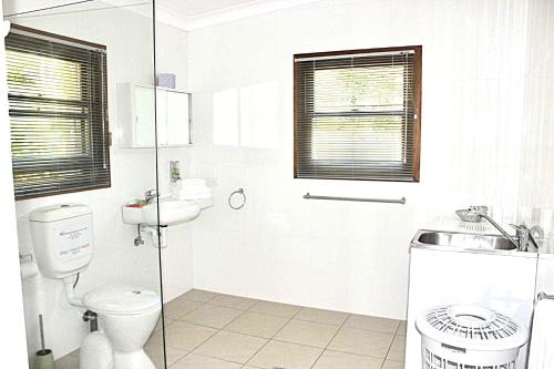 Koupelna v ubytování Coffs Coast Mountain Retreat Cabin 1