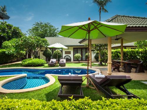 Bazén v ubytování Idyllic Samui Beach Villa Resort nebo v jeho okolí
