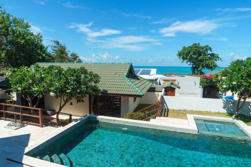 Bazén v ubytování Idyllic Samui Beach Villa Resort nebo v jeho okolí