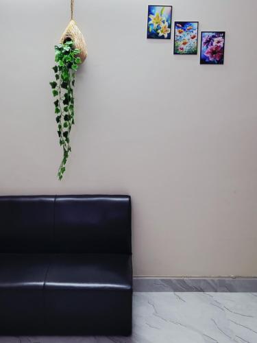 4 BR Beautiful Apartment near 300ft, Airport