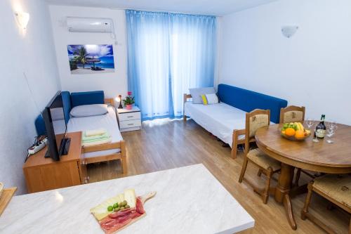Apartments TORO Pag
