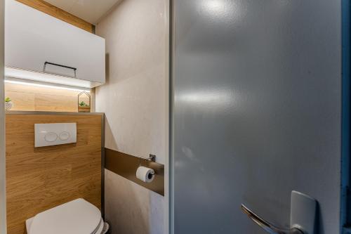 Ένα μπάνιο στο Bel Appartement en Résidence