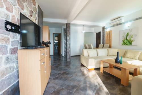 Apartments Zezeljにあるテレビまたはエンターテインメントセンター