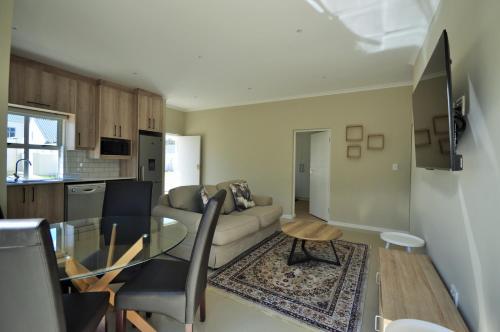 Billede fra billedgalleriet på Tweespruit Estate - Stellenbosch- 3 Bedroom House i Stellenbosch