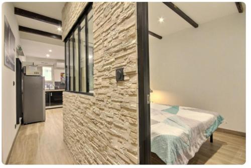 2 rooms 30 m2 full of charm, in the heart of the 7th arrondissement Marseille