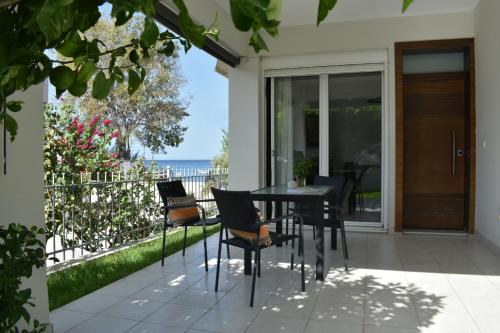 Kýma Seafront House