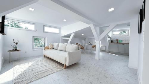 A Tranquil Attic Retreat Near Old Town