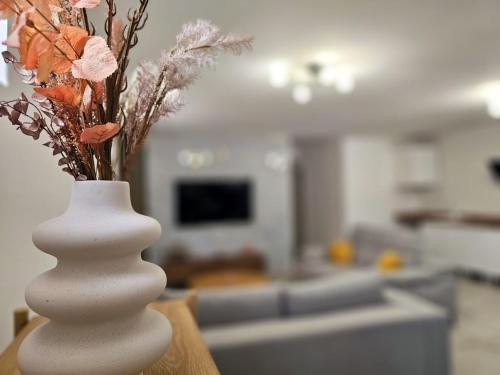 Vencejo & Citrina Houses - Peaceful Nature Stays Just Minutes from the City