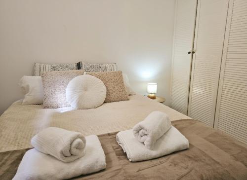Vencejo & Citrina Houses - Peaceful Nature Stays Just Minutes from the City