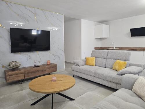 Vencejo & Citrina Houses - Peaceful Nature Stays Just Minutes from the City