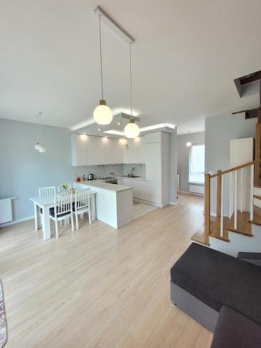 Luxury House with Garden near Chopin Airport