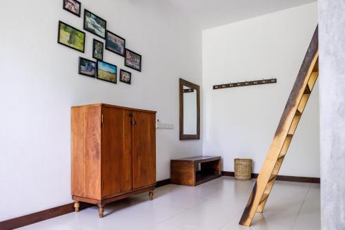 Galería fotográfica de drivethru Hostel Polhena en Polhena