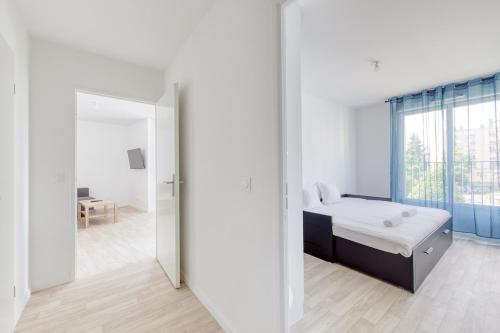 Postel nebo postele na pokoji v ubytování Family Flat for 8 # 10 min Paris # Near Airport