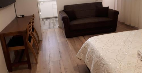 Ruang duduk di לינה במרכז - Accommodation in the center