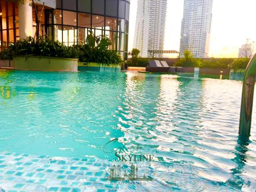 Bazén v ubytování Colombo Skyline Luxury Apartments at Tri-Zen - Pool and Amazing City Views nebo v jeho okolí
