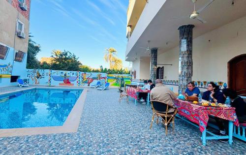 Bazén v ubytování Luxor Hotel nebo v jeho okolí