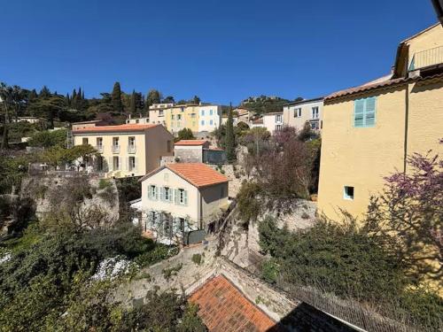 Duplex Provençal , Vieux Hyères, climatisation, Wi-Fi