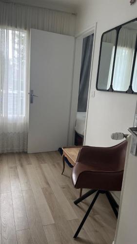 Gambar di galeri bagi Cozy studio 12 minutes de Paris Montparnasse di Meudon