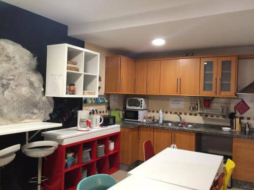 Dapur atau dapur kecil di Oh! My Hostel