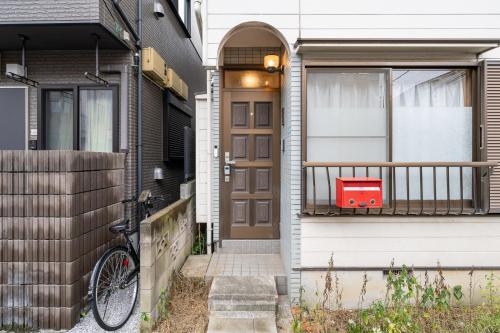 Sushi Art Hotel near Asakusa, Akihabara, TDR-Disneyディズニーへタクシー約25分, 寿司アートホテルat上一色