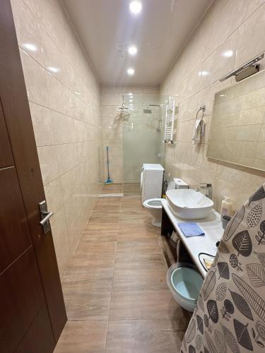 Ένα μπάνιο στο Sunny