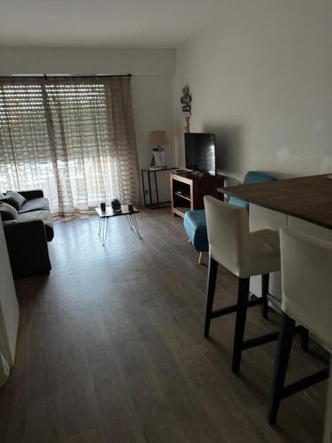 Adorable studio 3 p climatisé - HYERES Port plages