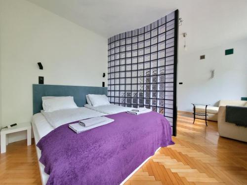 VIVE City Center for four