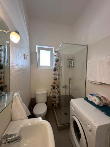Ένα μπάνιο στο 2nd floor studio