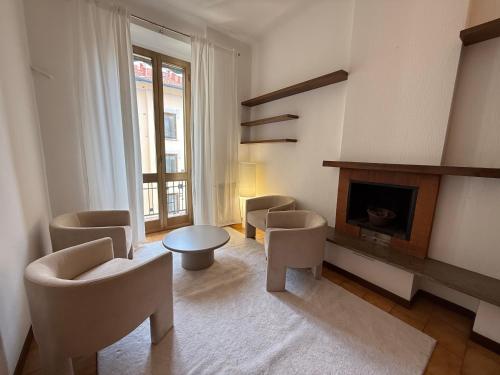 70s Vibes Milan Flat Close to Bocconi University