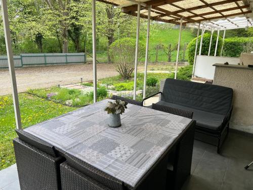 Zahrada ubytování Onix -Orfű Aqua Apartman