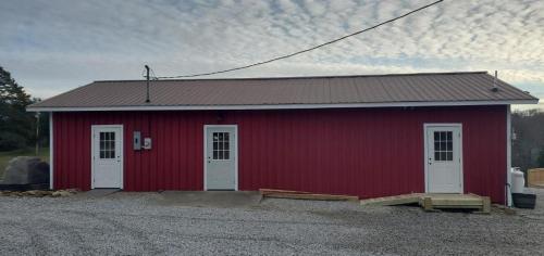 Tòa nhà nơi khu cắm trại tọa lạc