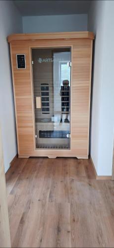 a store with a large window in a room at Ferienwohnung Pruggernglück in Pruggern